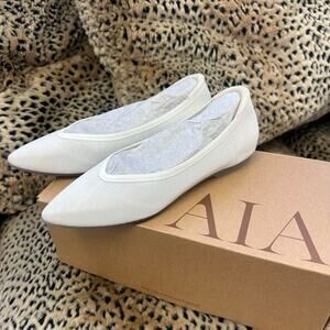 Vivaia Pointed Toe Dual Cushion City Flats White Size 38 US8